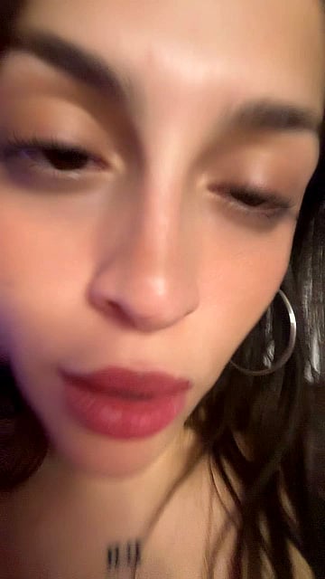 Say 'hey' if you're over 20 and I'll send you my nudes - Horny College Girl Shows Off Her Big Tits'