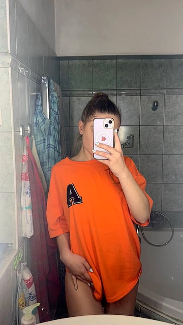 Ellie Angel's Wild Uni Adventure: Books Off, Tits Out!'