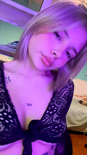 Fresh 18 & Wild in HS - BabyKayliee's First Time on Camera'