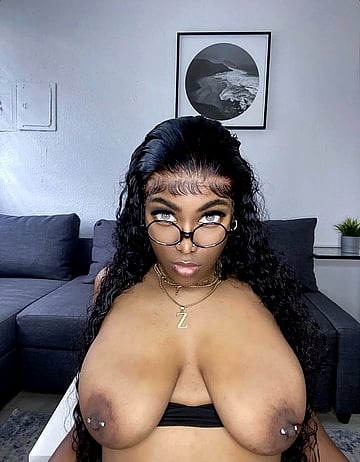 Bush Queen Zee's Naughty Study Session - Cum Help Me Focus!'