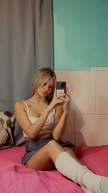 Juicy 18yo College Slut Begs to Be Filled Up - Can You Resist?'