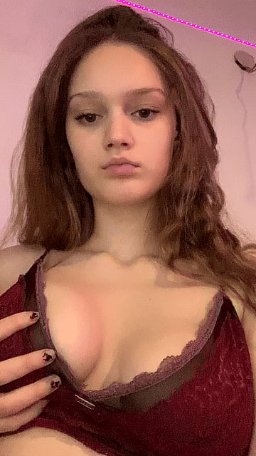 Tiny but Wild: This 4'9 College Cutie Craves Older Men's Attention'