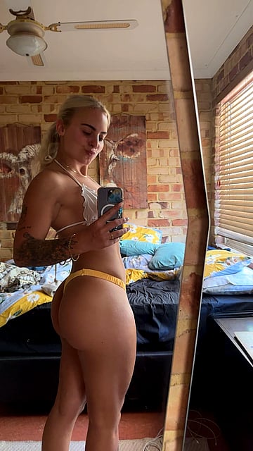 If I asked you to fuck me.. would you say yes or no? 🥵 | Charlie Taylor's Hottest Snap'