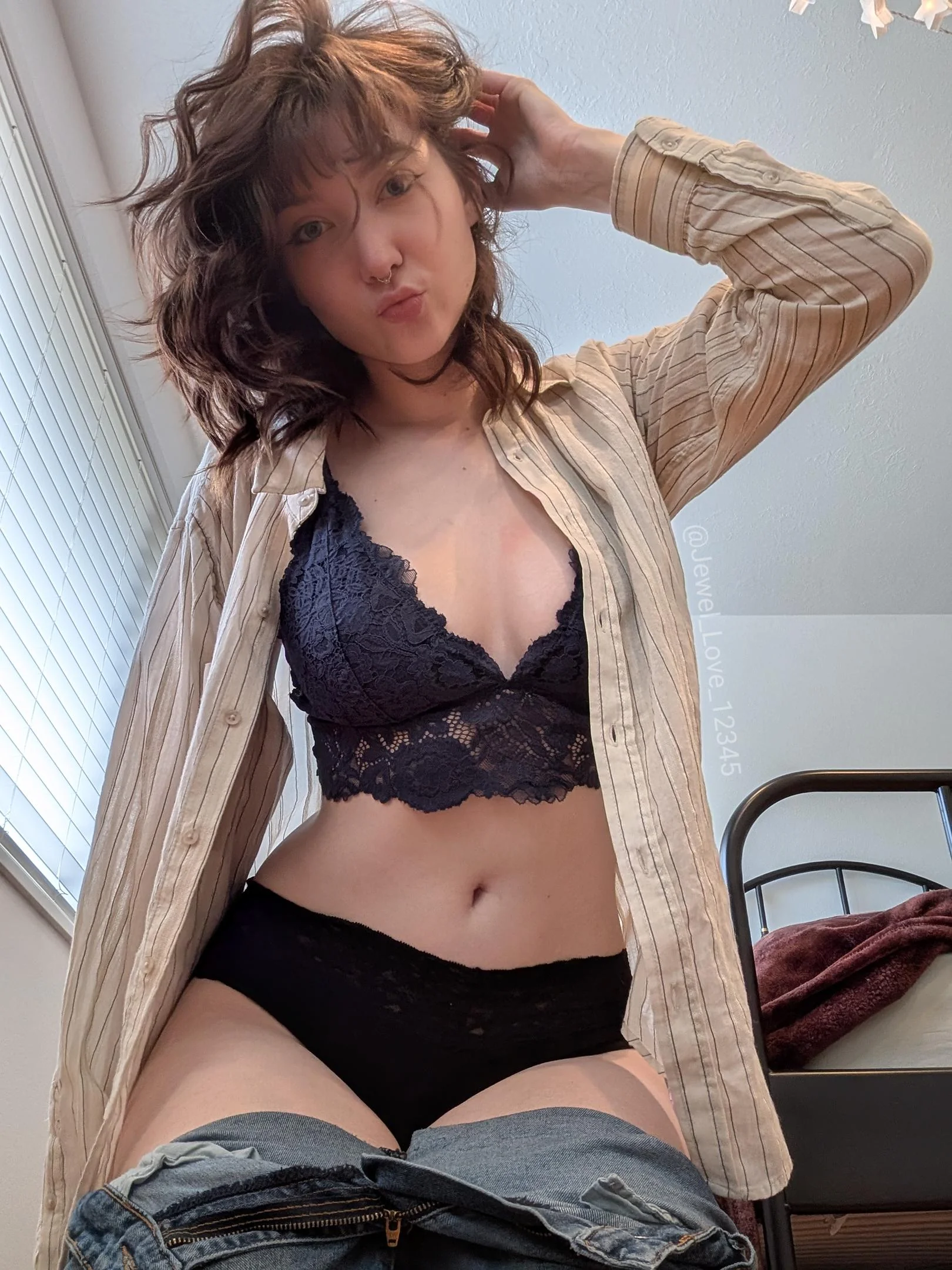Fuck yeah! My messy hair makes me even hotter, don't you think? picture 1 of 1