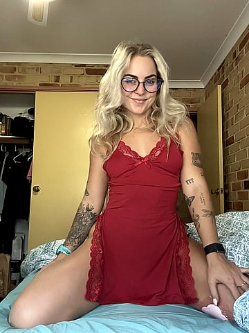 May I send you nudes? I have much more.. say yes or no 😈🍆'