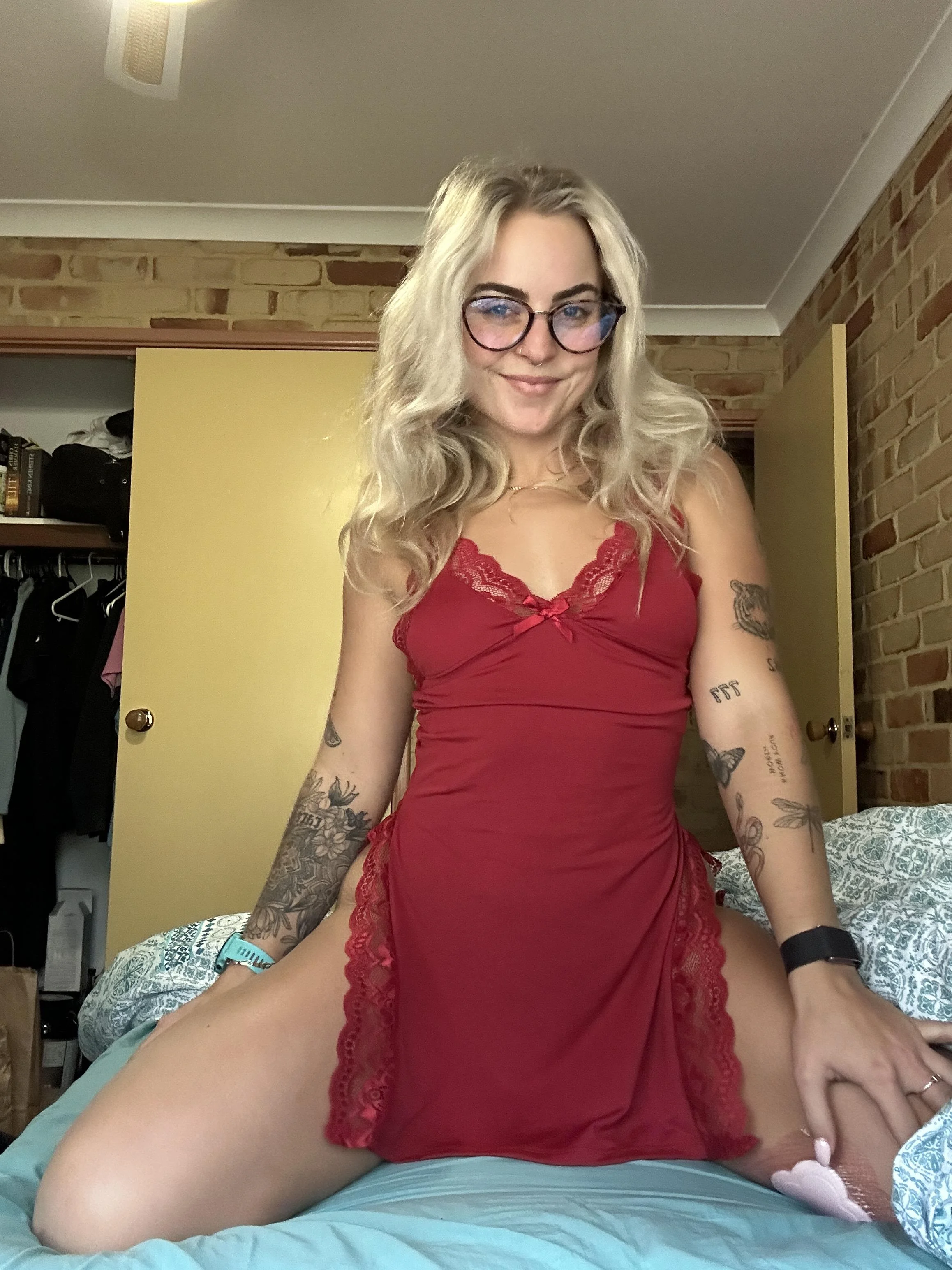 May I send you nudes? I have much more.. say yes or no 😈🍆 picture 1 of 1