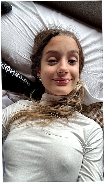 18F Shy Cutie Emma Begs for Your Dirty Words'