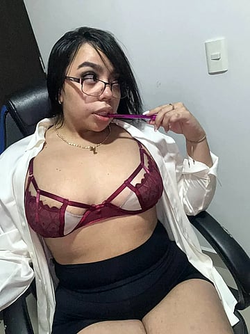 Chubby College Fuckdoll Valentina Begs for Your Cock'