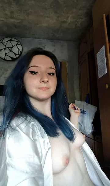 Best Morning College Girl: Waking Up Wet and Ready for You'