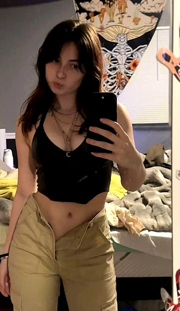 Would you be nervous around me in person? 😘 | HeyitsNessa4's Hottest Pic'