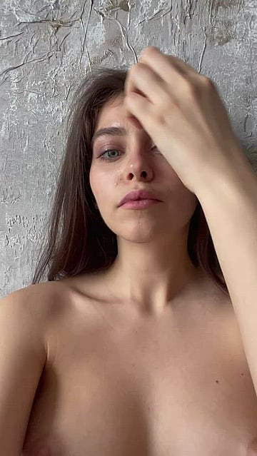 Alissa Foxy Leans In: A Teasing College Fuckdoll Gets Naked'