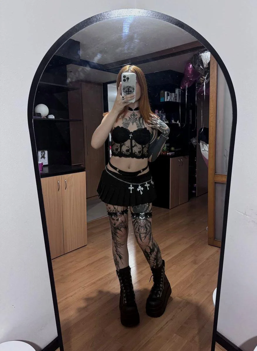 Hot 18yo Uni Babe Ana Ready to Fuck - No Boyfriend Needed! picture 1 of 1