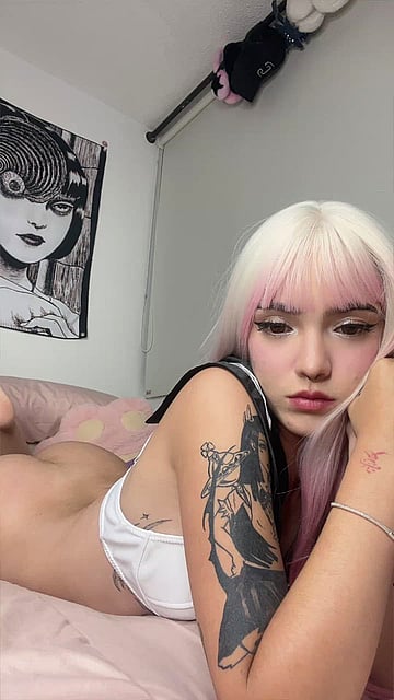 YES! Fuck Me Watching This 18-Year-Old College Babe Strip and Fuck Herself Dirty'