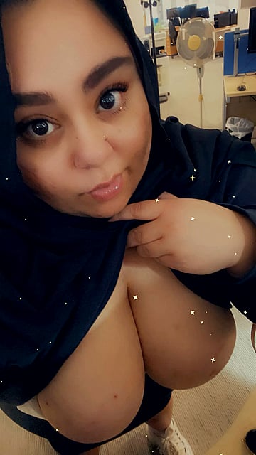 Filthy Married Hijabi Whore Flashes Her Wet Cunt in Class - My Pussy Drips for You'