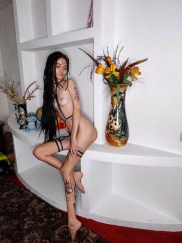 Skipping Class to Get Fucked: Naughty Uni Slut Spreads Her Cunt for Your Pleasure'