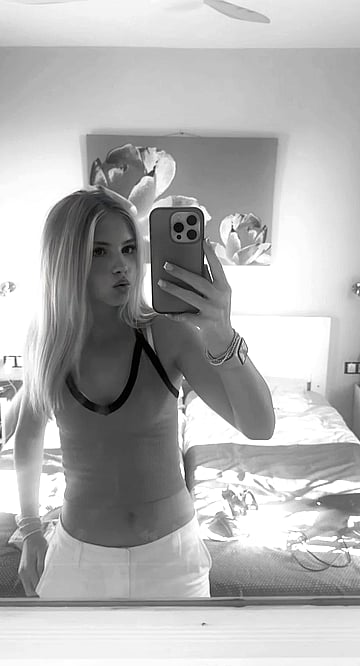 O-bro7's Wild College Fuck Gallery: Amateur Squirting, Hardcore Fucking, and Campus Slut Adventures!'