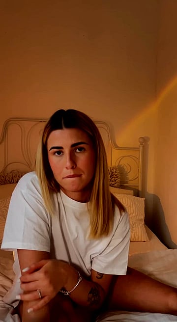 My Hot College Fuck Fest: Emma's Solo Pussy Play and Nude Teasing - Watch Me Cum!'