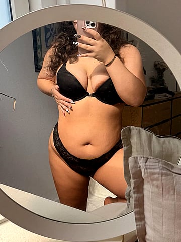 Can't Stop Gawking at My Jugs? Watch 'Em Slip Out in This Uni Slut's Pic!'