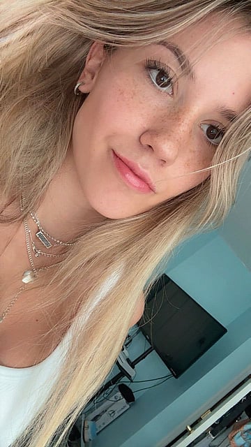 Fuck Yes! Watch This Blonde University Babe Get Her Huge Tits Out & Fuck Herself Silly - Amateur College Sex Tape!'