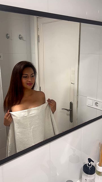 Busty Latina Solo Fuck: Gabby's Massive Tits & Wet Pussy on Display'