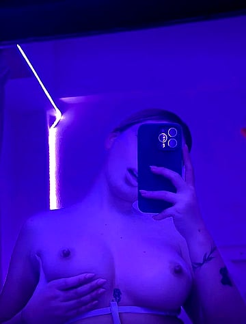 Slutty College Coed Alison Begs for a Creampie - Fuck Me Full of Cum!'