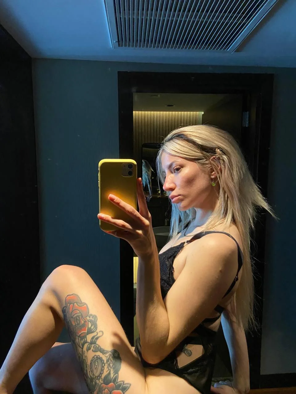 Cute or fucking nasty? I'm ready to be your college slut! picture 1 of 1