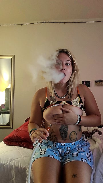 Do I Look Fuckable: My Amateur University Porn Pic That'll Make You Hard Instantly'