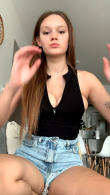 This Hot College Slut Got Bit on Her Fat Ass and Needs Your Mouth to Suck the Venom Out – Watch Me Beg for It!'
