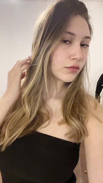 Which would you pick — kiss or strip? Watch my hot amateur college pussy play and cumshot solo!'