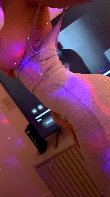 Busty College Babe Gets Naked and Fucked by Roommate - Amateur Dorm Sex Tape'