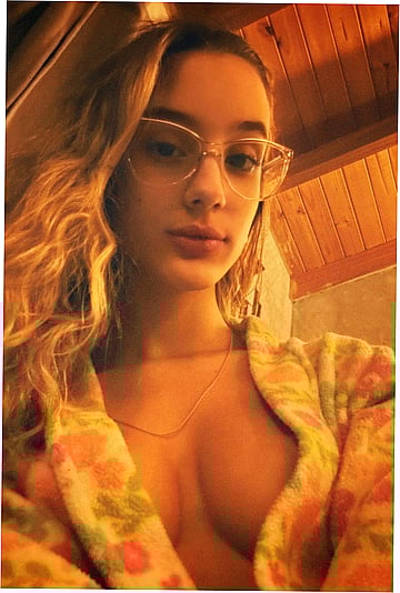 18F Blushing Like a Fucking Whore in My Dorm After Getting Naked for You'