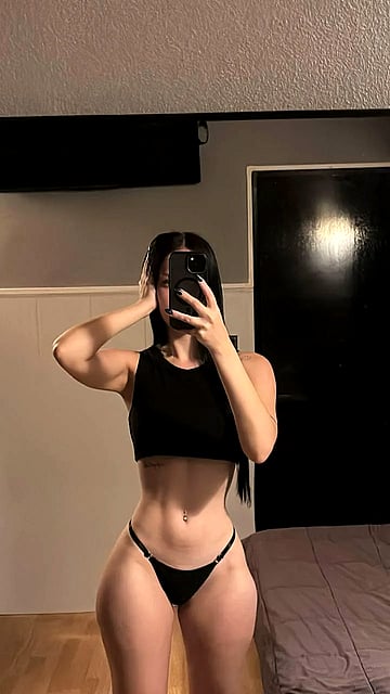 Fuck Me Hard: How Many Rounds Can You Handle with This 18-Year-Old College Slut?'