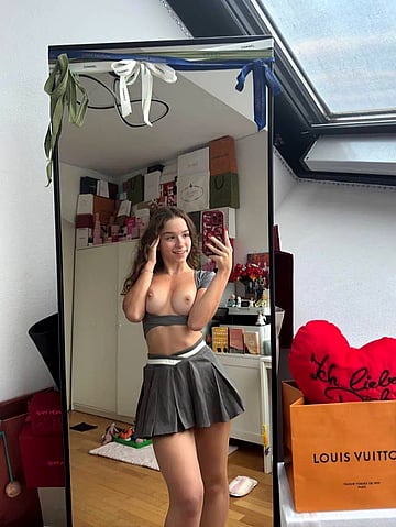 Fuck Me After Class: College Slut Spreads for You'