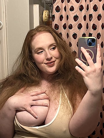 Fucking hot college slut ready to get nasty with you'