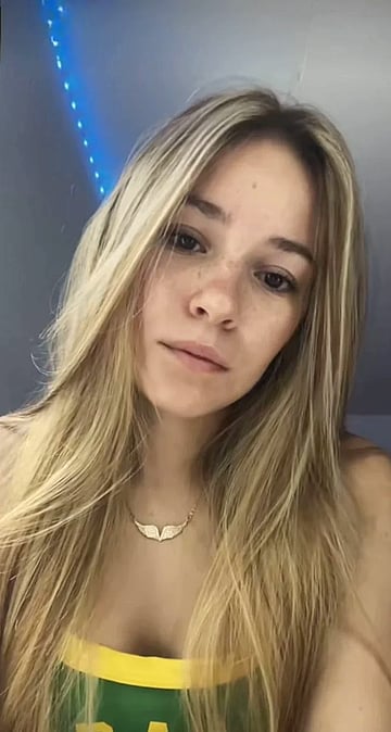 18f Do You Think I'm Cute Enough? Check Out My Naughty College Pic!'