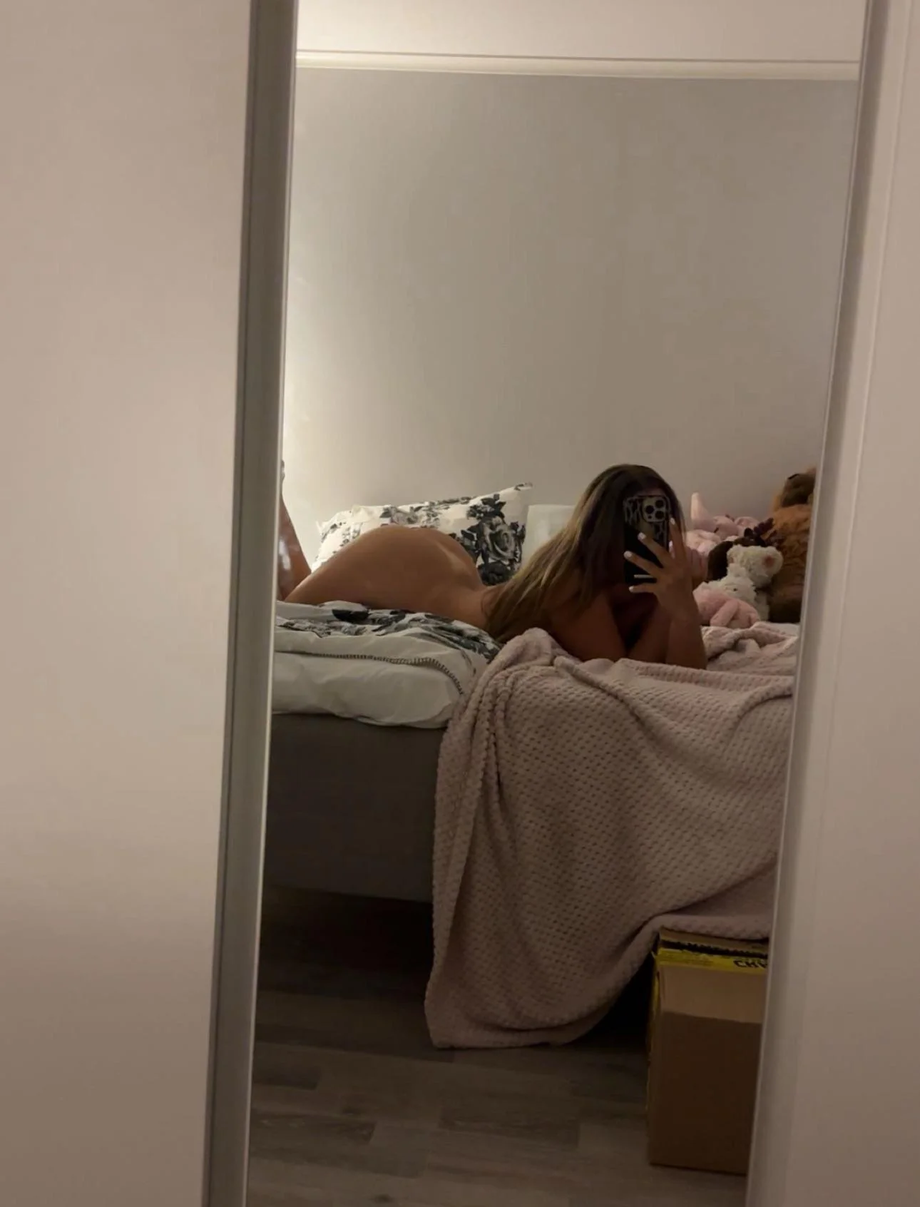 Hot College Babe Fucks and Sucks in My Wild University Sex Gallery - Watch Me Cum! picture 1 of 2
