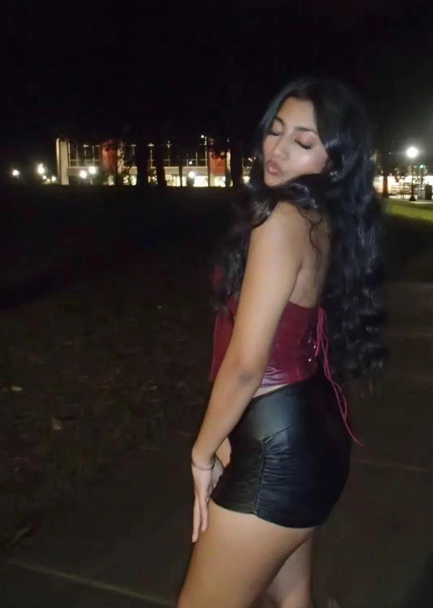 Fucking Hot 18F Indian Chick's Wild College Sex Gallery - Amateur Pics and Vids! picture 1 of 5