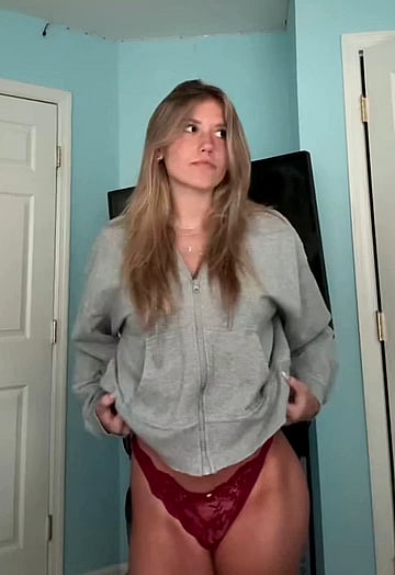 Blonde Babe Felicity Smoak's Unfiltered Fuck Fest: See My Wild Uni Pussy and Tits Action!'