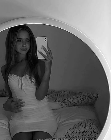 Amateur College Slut Gets Fucked Hard by Daddy - Tiny Jenny's Wild University Sex Gallery'