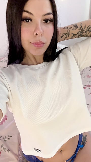 Fucking Hot Uni Babe Shows Off Her Massive Tits and Fat Ass - No Bra, All Fun!'