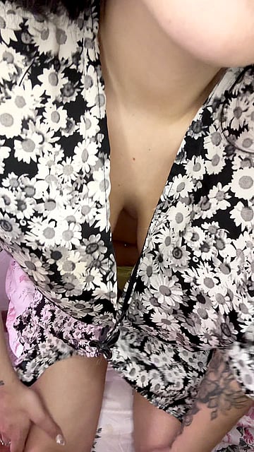 Fuck, I'm a Horny College Slut Showing Off My Big Tits and Ass for You - Cum Watch Me Get Dirty!'