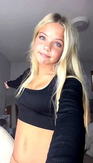 Jenny's Secret Campus Fuck: Naughty College Slut's Dirty Vid & Pics You Gotta See!'