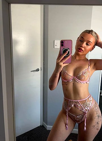 Hot Pale Teen Blondie Gets Fucking Horny and Shows Off Her Tight Pussy - College Flirts'