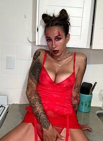 SaltyIsabella's Horny University Welcome: Fuck Me in the Dorm, Slut!'