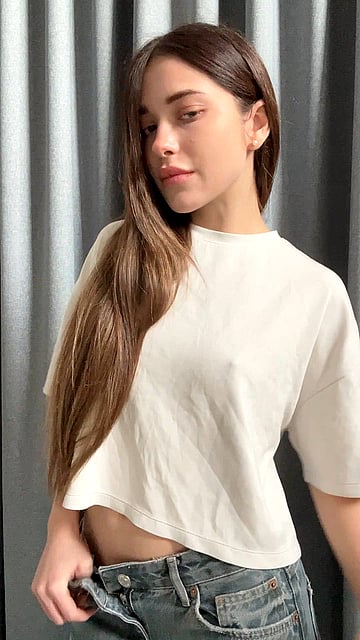 Hot College Slut Rellannaellumi's Boob Fucking Video: Squeeze, Lick, and Suck These Natural Tits'