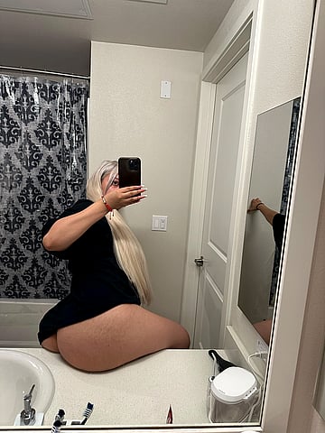 Watch My Fat Ass Barely Fit on the Sink - College Slut Unleashed!'