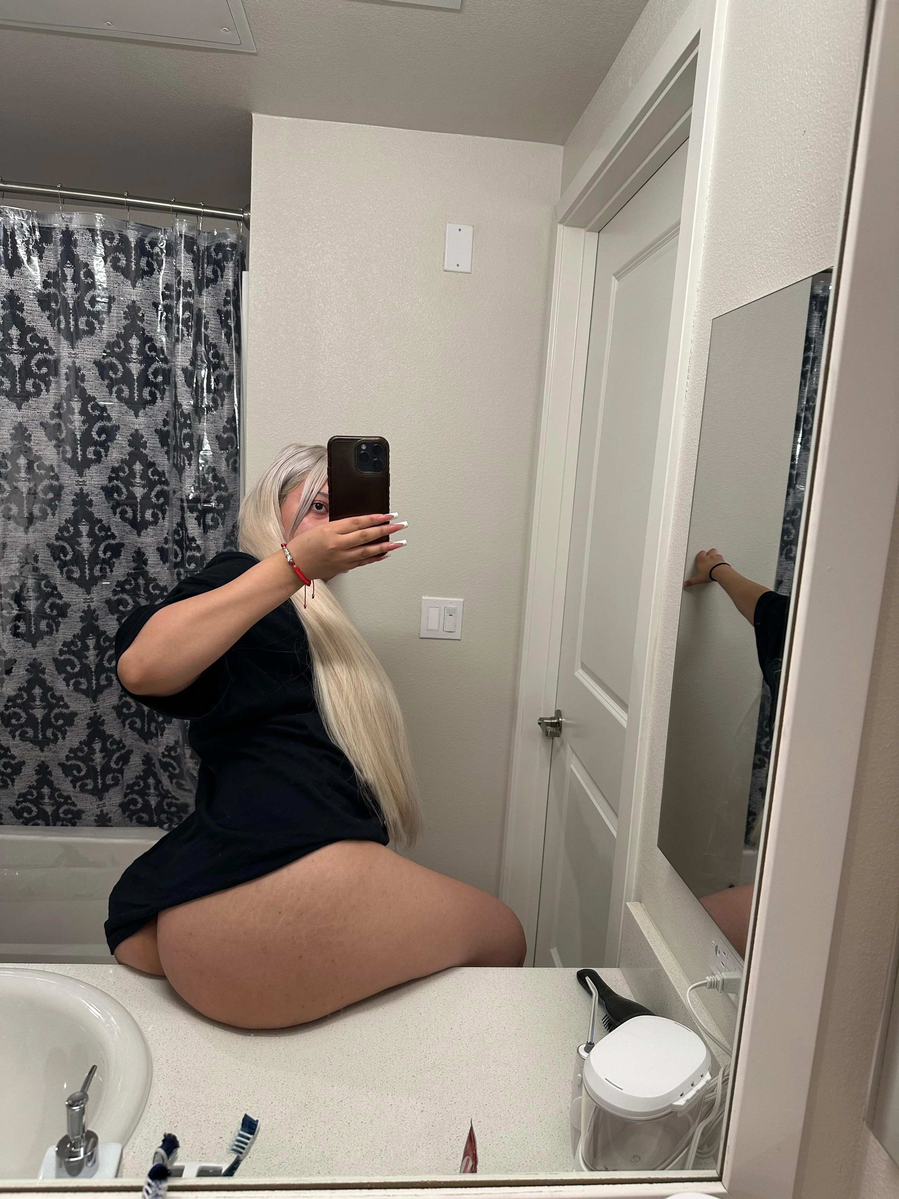 Watch My Fat Ass Barely Fit on the Sink - College Slut Unleashed! picture 1 of 1