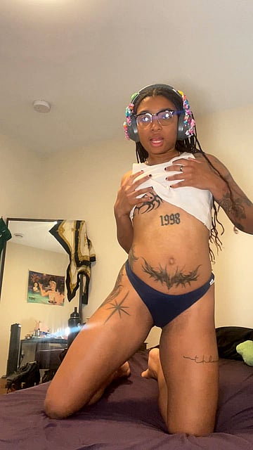 Xio's Wild College Adventure: Exploring New Experiences with My Tattooed Nerd Ass'