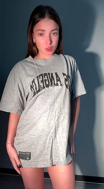Fucking Reveal of My Sexy College Body - Horny Teen Slut Shows Off Her Juicy Tits'