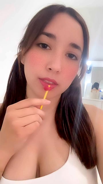 Molly's Roommate Fuck Fest - Horny College Chick Shows Off Her Wild Side'